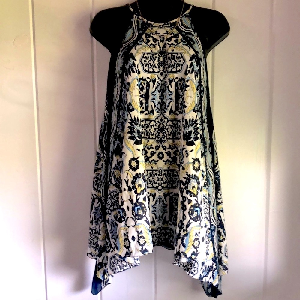 ✅Max Edition Paisley Flowing Top